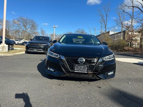 Used 2023 Nissan Sentra SR w/ SR Premium Package image 2
