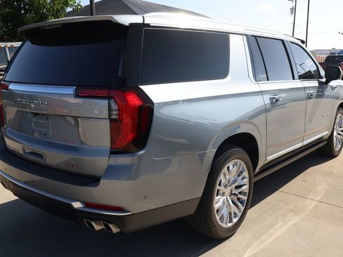 Used 2025 GMC Yukon XL Denali w/ Sun & Power Step Package RWD image 5