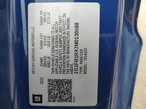 Used 2021 Chevrolet Camaro LT RWD image 32