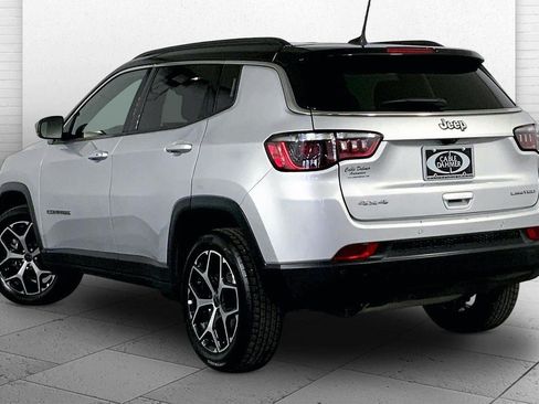 Used 2025 Jeep Compass Limited AWD/4WD image 11