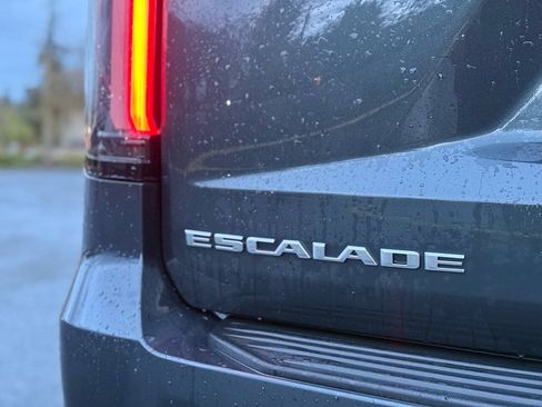 Used 2022 Cadillac Escalade Sport Platinum w/ Heavy-Duty Trailer Package AWD/4WD image 60