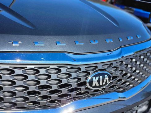 Used 2021 Kia Telluride LX image 13