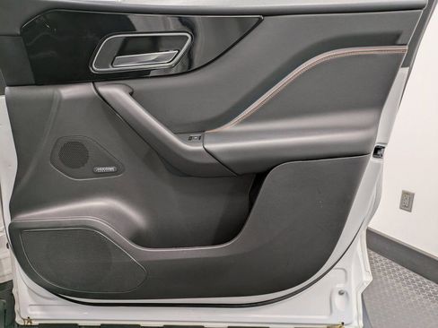 Used 2020 Jaguar F-PACE Prestige image 27