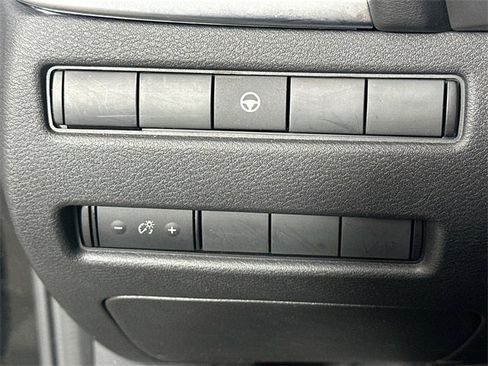 Used 2023 Nissan Rogue SV image 21