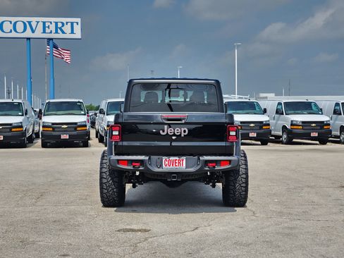 Used 2025 Jeep Gladiator Rubicon AWD/4WD image 6