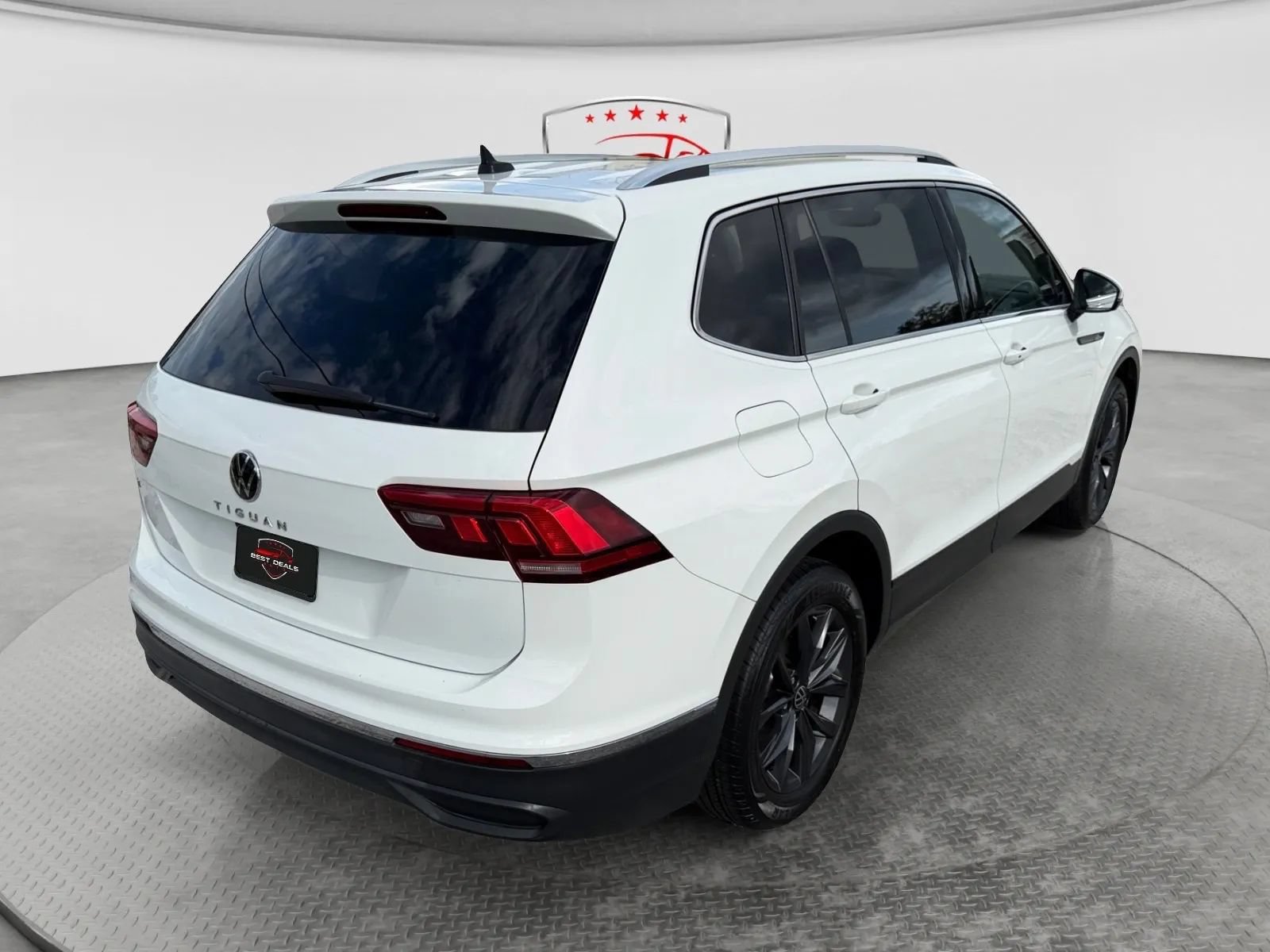 Used 2022 Volkswagen Tiguan SE FWD image 6