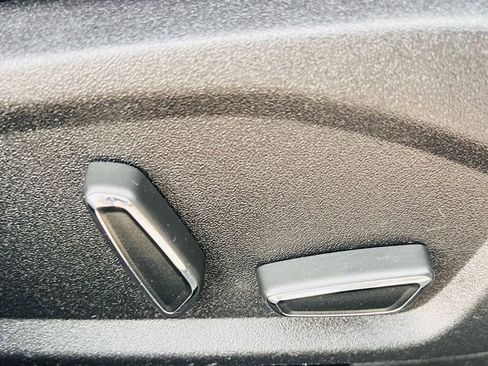 Used 2019 Ford Fusion SEL image 17