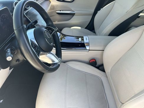 Used 2025 Mercedes-Benz C 300 4MATIC Sedan image 28