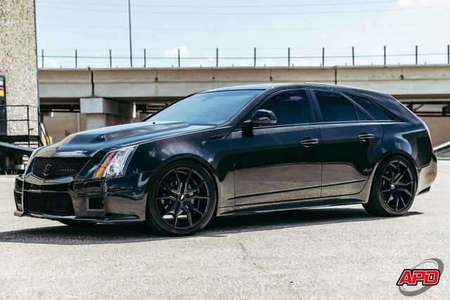 Used 2014 Cadillac CTS V RWD image 40
