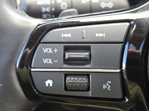 Certified 2024 Honda Pilot Touring image 13