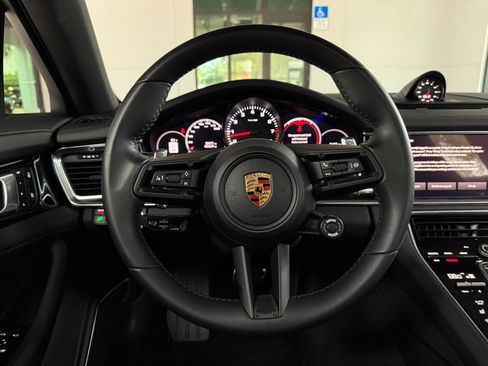Used 2022 Porsche Panamera 4S image 40