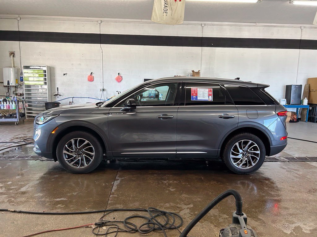Used 2022 Lincoln Corsair AWD w/ Equipment Group 101A image 2