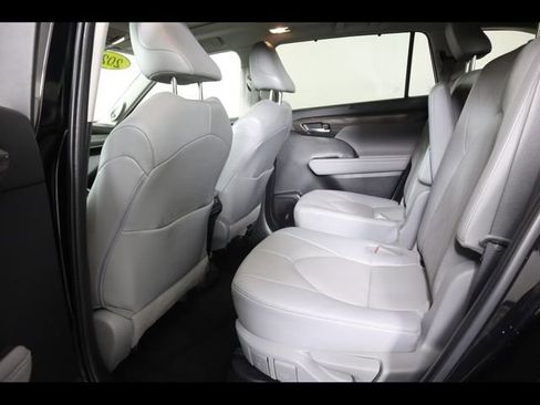 Used 2022 Toyota Highlander Platinum AWD/4WD image 15