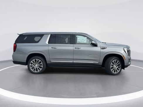 New 2026 GMC Yukon XL Denali w/ Denali Reserve Package AWD/4WD image 2