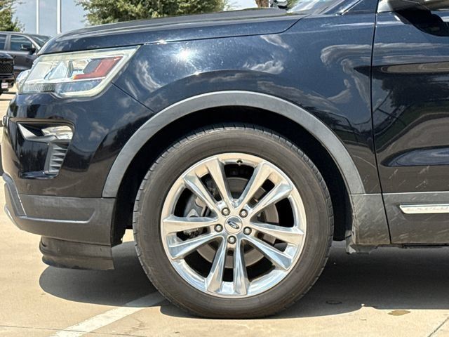 Used 2019 Ford Explorer XLT w/ Equipment Group 202A FWD image 9