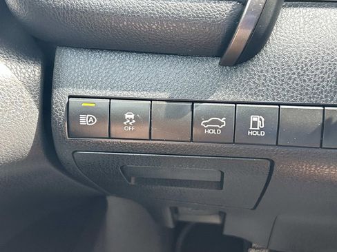 Used 2020 Toyota Camry SE image 25