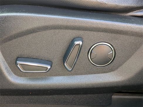 Used 2017 Ford Explorer XLT w/ Equipment Group 202A image 23