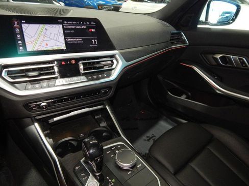 Used 2021 BMW 330i xDrive Sedan w/ Premium Package image 21