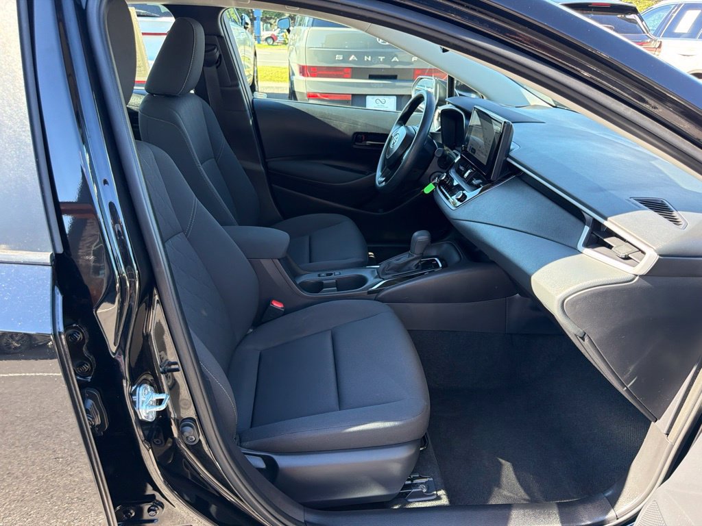 Used 2025 Toyota Corolla LE FWD image 15