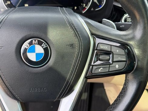 Used 2019 BMW 530i w/ Convenience Package RWD image 16