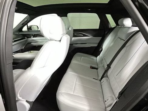 Used 2024 Cadillac Lyriq Sport RWD image 27