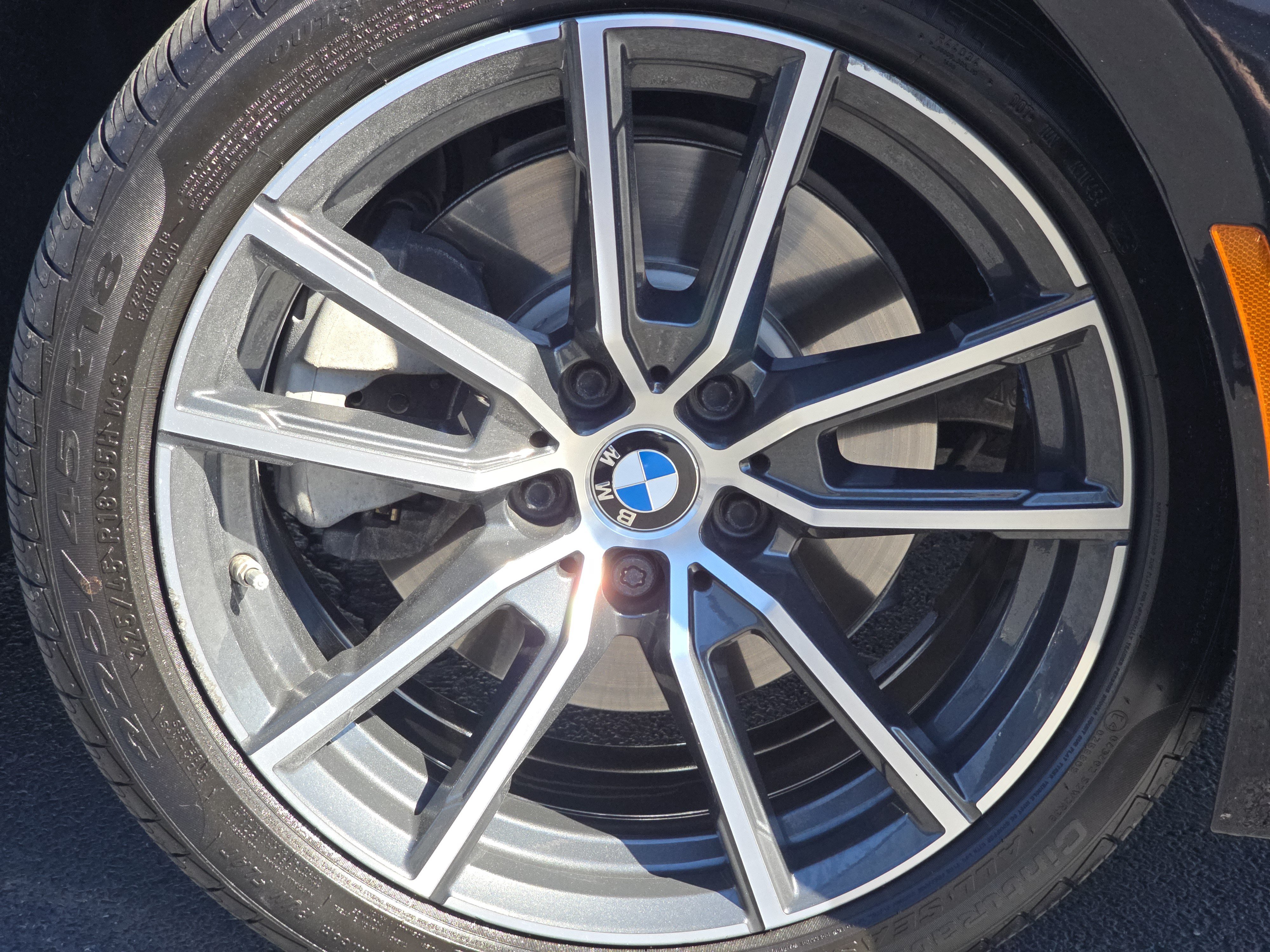 Used 2019 BMW 330i xDrive Sedan w/ Convenience Package AWD/4WD image 16