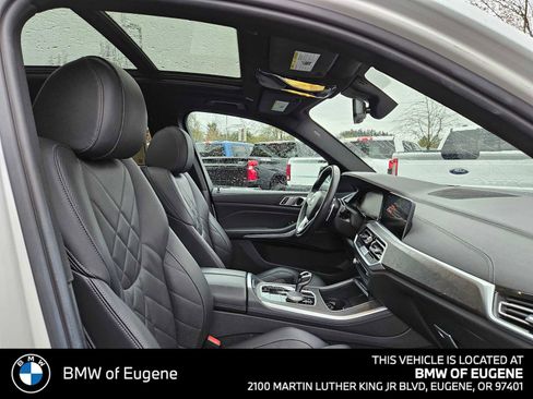Used 2023 BMW X5 xDrive40i AWD/4WD image 11
