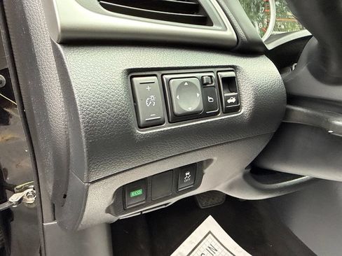 Used 2019 Nissan Sentra SV w/ Special Edition Package FWD image 20