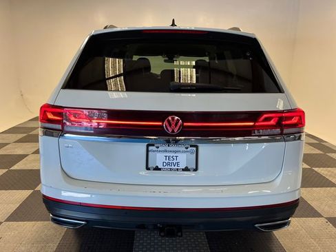 Certified 2024 Volkswagen Atlas SE FWD image 4
