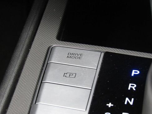 Used 2022 Hyundai Elantra SEL image 26