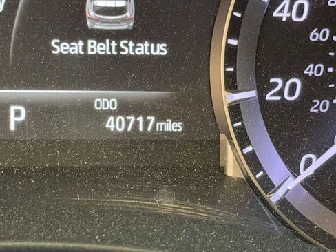 Used 2022 Toyota Highlander XLE AWD/4WD image 27