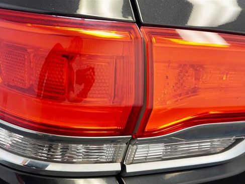 Used 2014 Jeep Grand Cherokee Summit AWD/4WD image 42