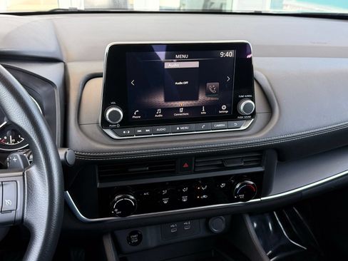 Used 2025 Nissan Rogue S FWD image 37