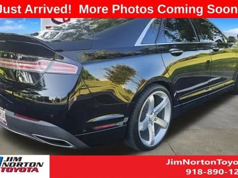 Used 2017 Lincoln MKZ Reserve w/ Technology Package FWD image 11
