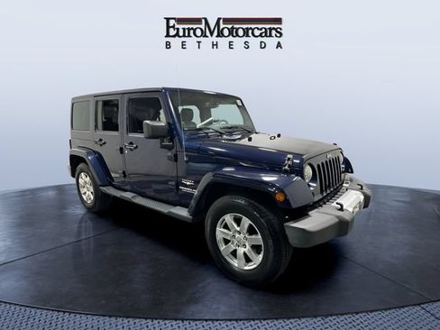 Used 2013 Jeep Wrangler Unlimited Sahara w/ Dual Top Group AWD/4WD image 7