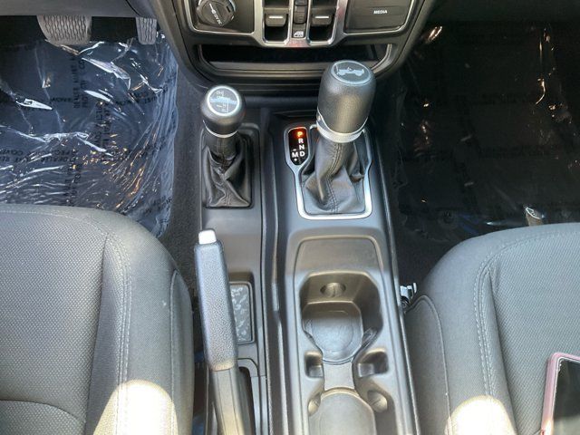 Used 2021 Jeep Wrangler Unlimited Sport AWD/4WD image 18