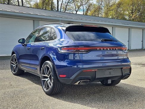 Certified 2025 Porsche Macan image 3