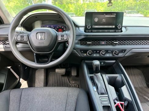 Used 2025 Honda Accord SE image 9