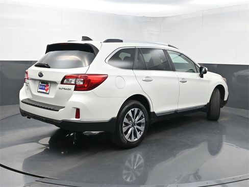 Used 2017 Subaru Outback 2.5i Touring image 24