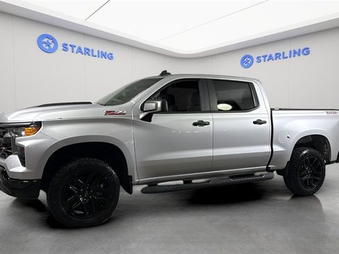 Used 2022 Chevrolet Silverado 1500 Custom Trail Boss w/ LPO, Dark Essentials Package image 2