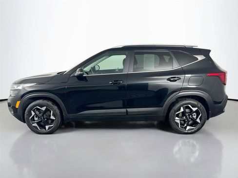 Used 2024 Kia Seltos EX image 3