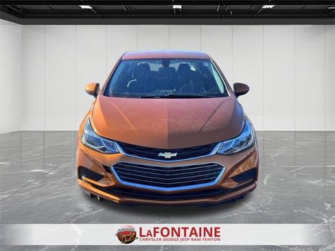 Used 2017 Chevrolet Cruze LT w/ Convenience Package image 8