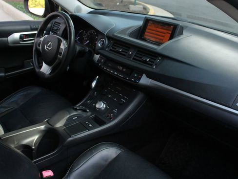 Used 2011 Lexus CT 200h Premium w/ Leather Pkg FWD image 25