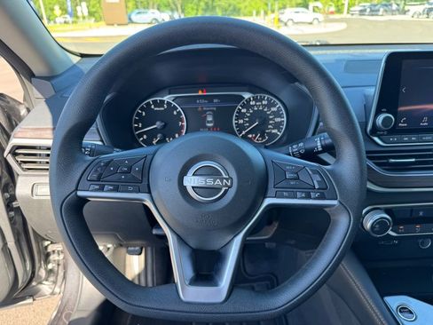 Used 2023 Nissan Altima 2.5 SV FWD image 20