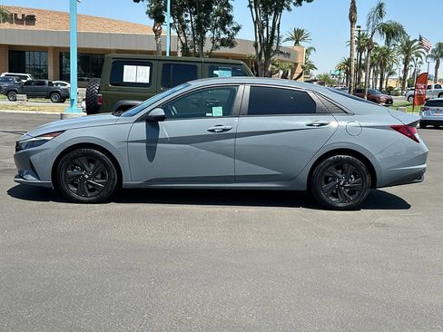 Used 2021 Hyundai Elantra SEL w/ Convenience Package FWD image 6