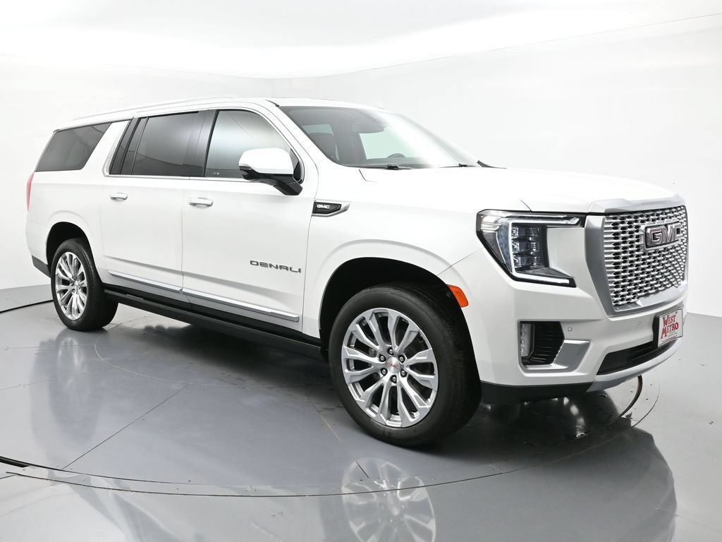 Used 2023 GMC Yukon XL Denali w/ Max Trailering Package AWD/4WD image 7