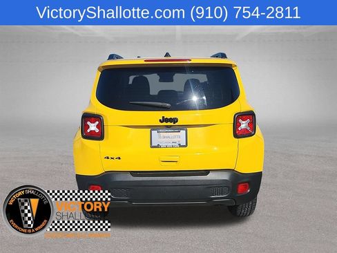 Used 2023 Jeep Renegade Latitude AWD/4WD image 23