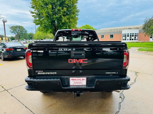 Used 2017 GMC Sierra 1500 Denali AWD/4WD image 4