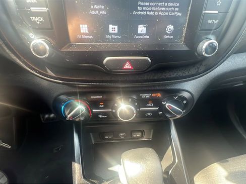Used 2021 Kia Soul GT-Line FWD image 19