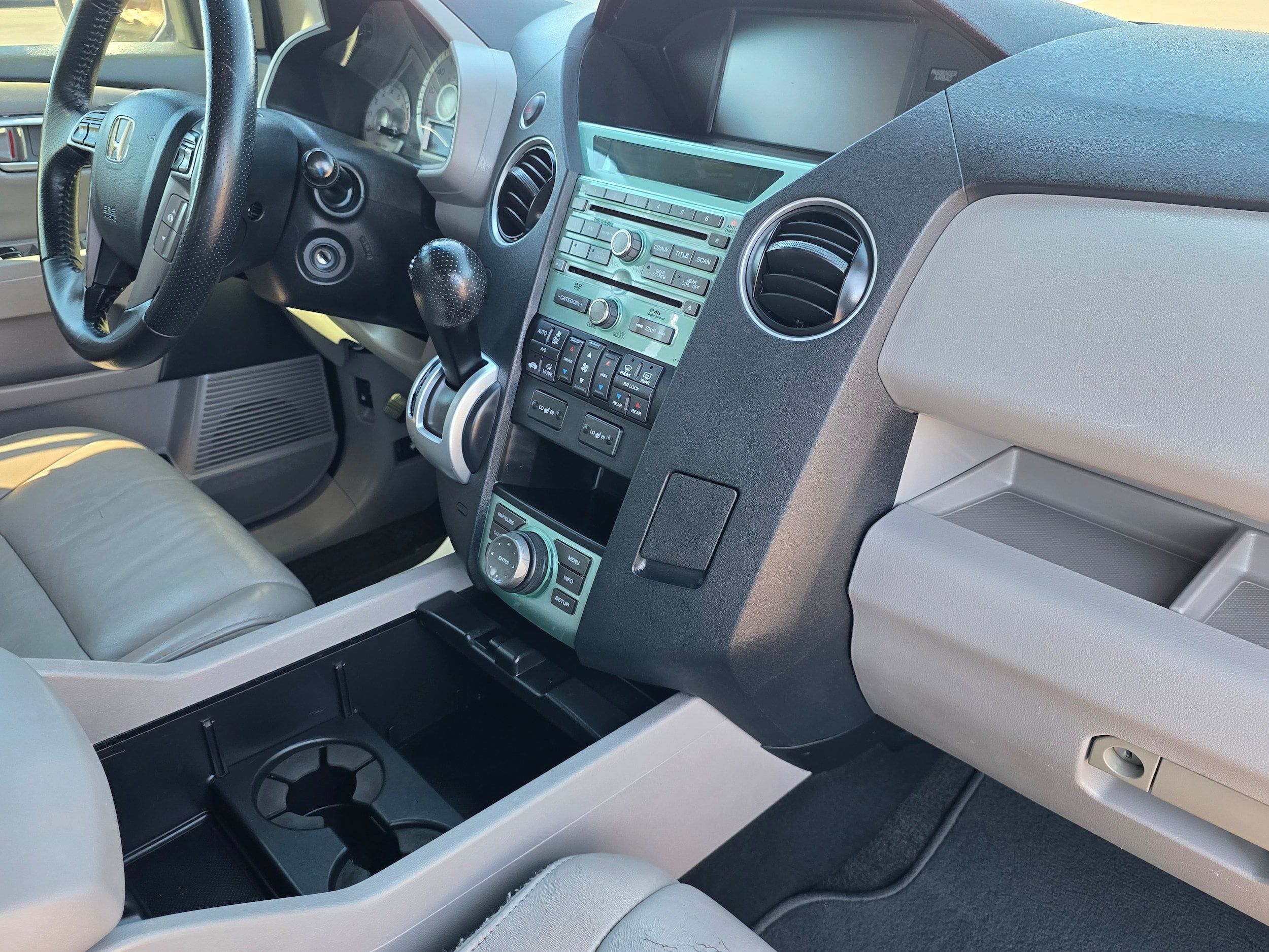 Used 2011 Honda Pilot Touring image 32
